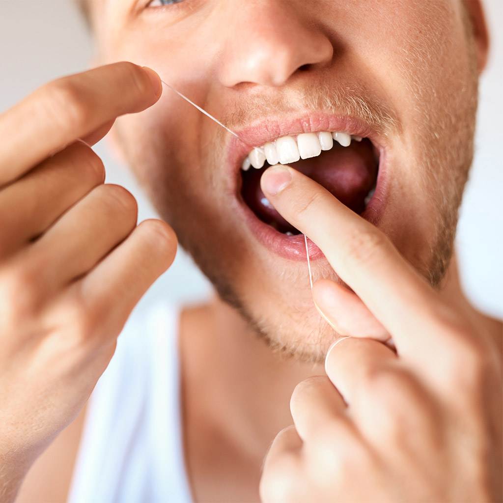 Park Dental | implantátum károsodása | fogselyem